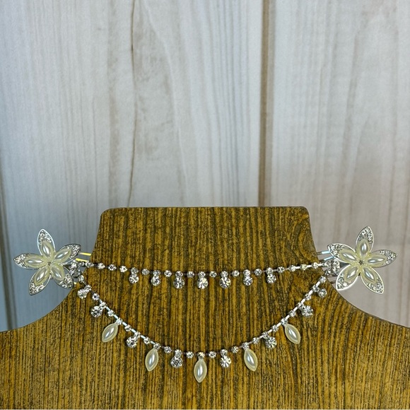 Hair Bun Wrap Comb Accessory Rhinestone and Faux Pearl Fashion Jewelry - Picture 5 of 5